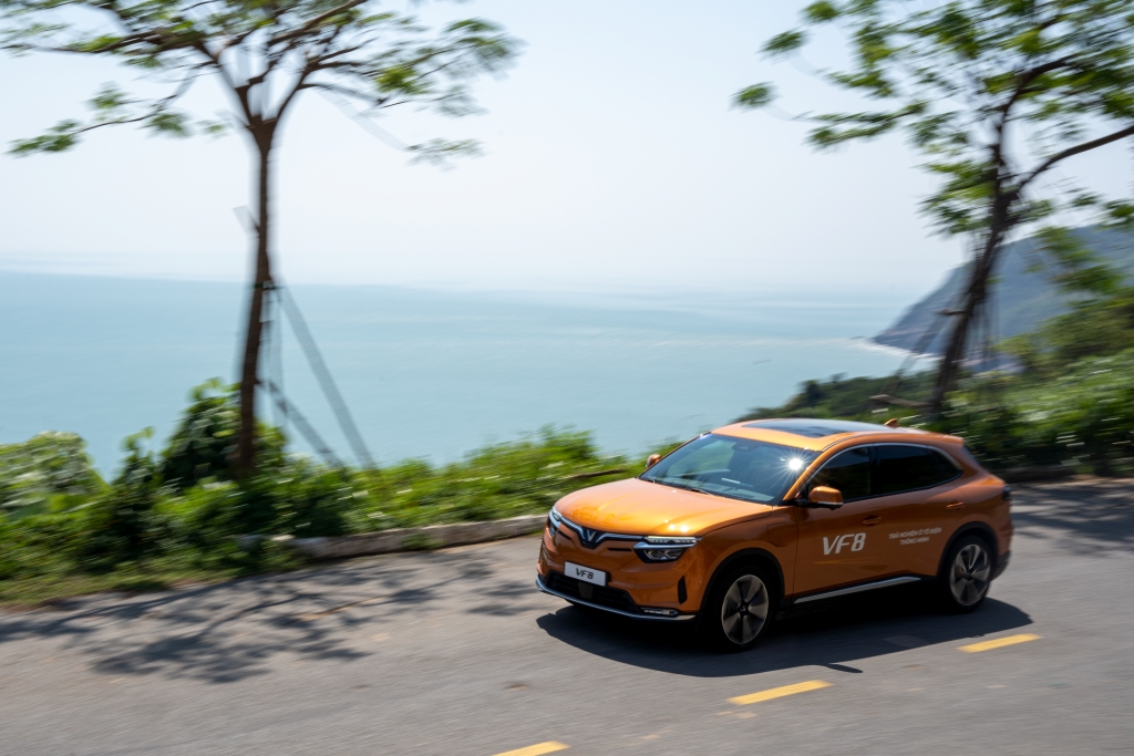 VinFast triệu hồi VF 8